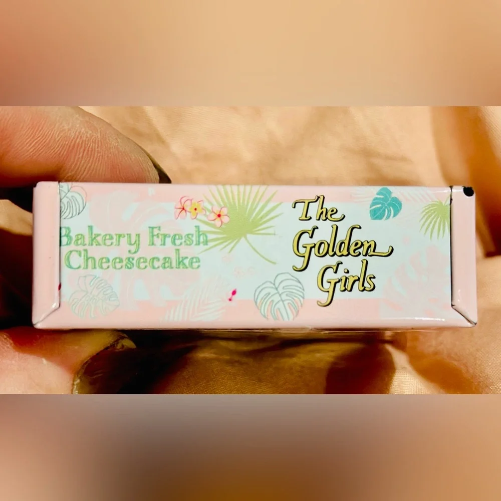 NEW The Golden Girls “Stay Golden” Bakery Fresh Cheesecake